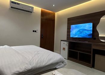 استديو بسرير ماستر