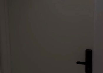 استديو هادئ بسرير ماستر