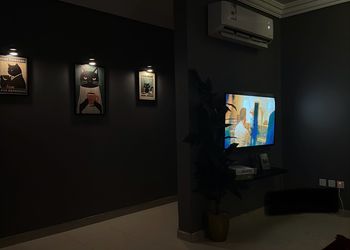 شقة بغرفة معيشة وغرفة نوم 