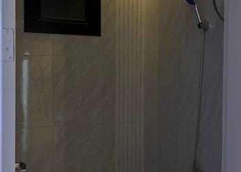 استديو بأثاث مريح وبسيط 