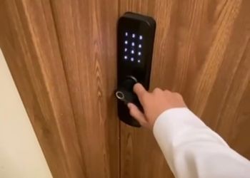 شقة بدخول ذاتي قرب ملعب ارامكو
