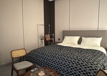 استديو هادئ بدخول ذاتي 