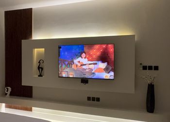 استديو بأثاث مريح وبسيط 