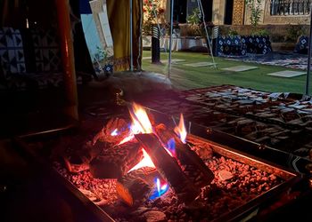استراحة بمسطح اخضر ومجالس