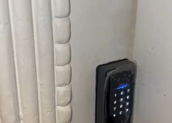 استديو هادئ بسرير ماستر