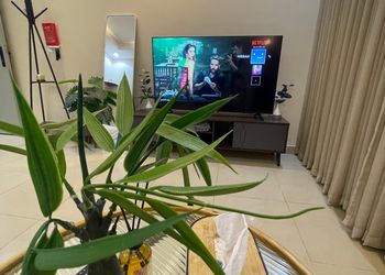 استديو بأثاث مريح وبسيط 