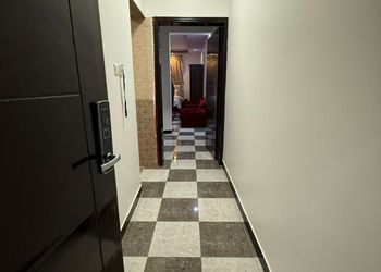 استديو بسرير ماستر وجلسة مريحة 