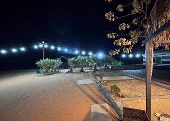 مزرعة بمناظر خلابة ومجالس 