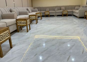 شاليه بصالة مطلة على جلسة خارجية