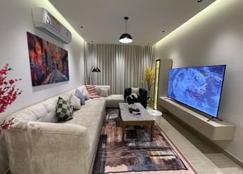 شقة بدخول ذاتي وتصميم أنيق 