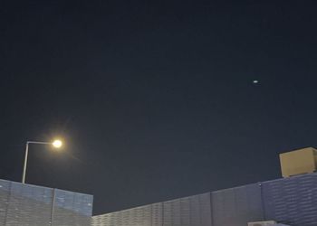 شاليه بجلسة خارجية ومسبح خارجي
