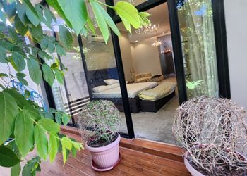شاليه بمسطح اخضر