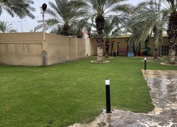 شاليه عائلي فاخر بمسطح أخضر 
