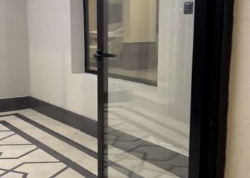 استديو بسرير ماستر وجلسة جانبية