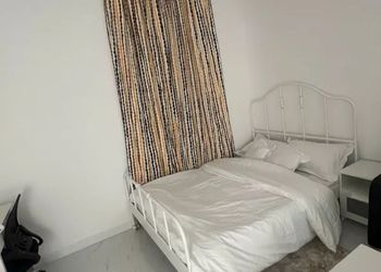 استديو هادئ بسرير ماستر 