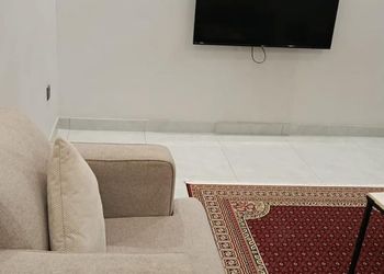 شقة بغرفتين نوم وصالة 