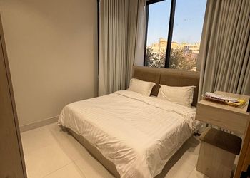 استديو بأثاث مريح وبسيط 