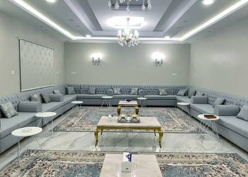 استراحة بمسبح داخلي وجلسة خارجية 