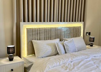 استديو بسرير ماستر وجلسة جانبية 