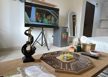 استديو بسرير ماستر وأثاث مريح 