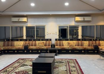 مزرعة بمناظر خلابة وجلسة خارجية 