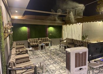شاليه بجلسة خارجية ومسبح 