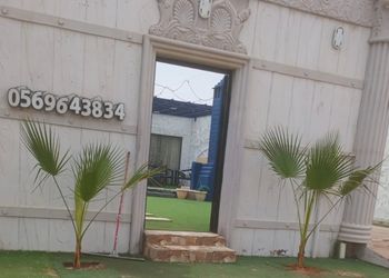 شاليه بصالة مطلة على الفناء الخارجي