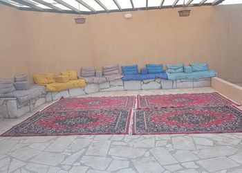 استراحة بمسطح اخضر وجلسة