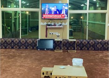 استراحة بمجلس وبيت شعر 