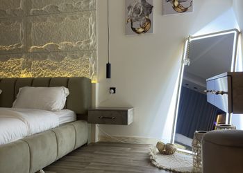 شقة بصالة انيقة وغرفة نوم