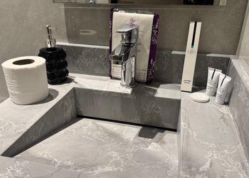 استديو بسرير ماستر وجلسة جانبية