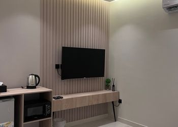 استديو بأثاث مريح وبسيط