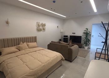استديو هادئ بسرير ماستر 