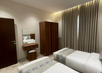 شقة بغرفتين نوم وصالة 