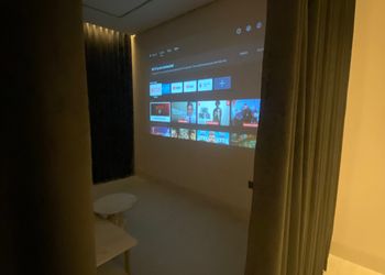 شقه فندقيه بثلاث غرف وسينما