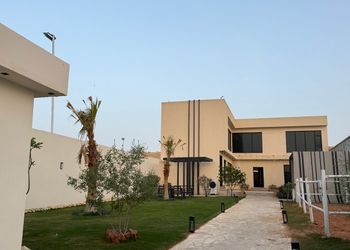 استراحة بجلسة خارجية و مسبح