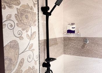استديو بسرير ماستر وجلسة جانبية 