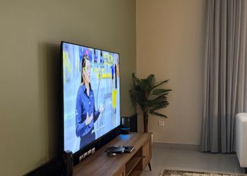 شقة بغرفة معيشة وغرفتين نوم 