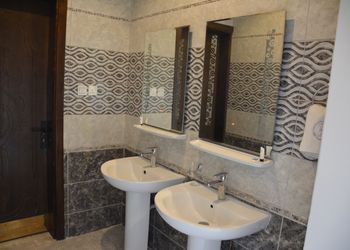 شالية غرفتين نوم وصالة ومسبح 