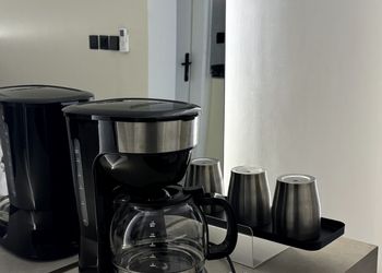 استديو بسرير ماستر وجلسة جانبية