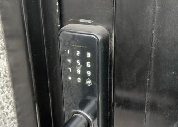 استديو هادئ بدخول ذاتي