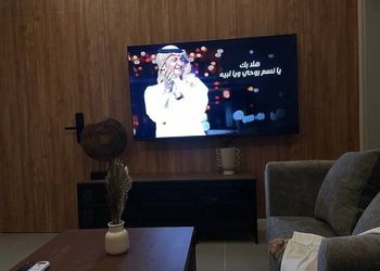 شقة بغرفة معيشة وغرفة نوم 