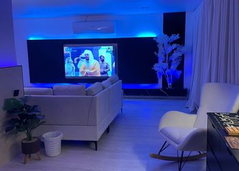 استديو بتصميم هادئ وسرير مريح 