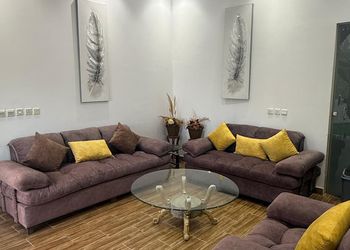 استراحة بمسطح اخضر ومجالس