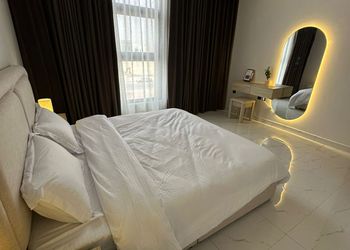 شقة بغرفة نوم وصالة 