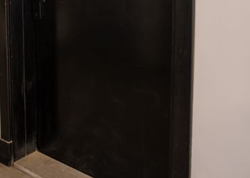 استديو بسرير ماستر وجلسة جانبية