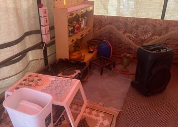 استراحة بمجلس وفناء خارجي 