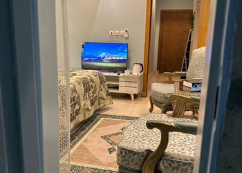 استديو مريح وبأثاث بسيط 