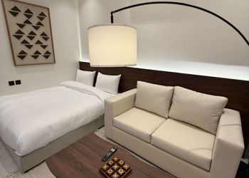 استديو بتصميم أنيق ودخول ذاتي