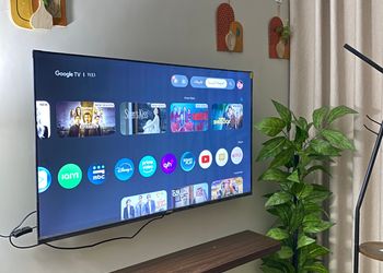 استديو بأثاث مريح وبسيط 